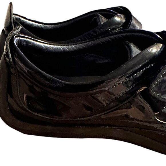 Cole Haan G Series size 8.5 Patent Leather Crisscross V-strap shoe/sneakers - Picture 7 of 11